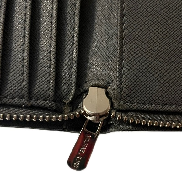 Michael Kors Grey Snakeskin Patterned Embossed Wallet - Picture 15 of 15